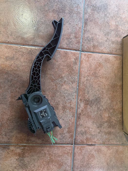 Pedal acelerador mercedes