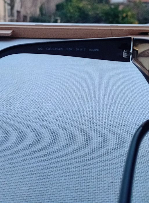 Gucci  2454/S
Em bom estado, preço negociável.
Entrega em