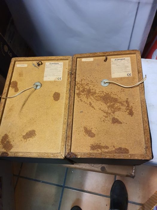 2 colunas Pionner de 35 W