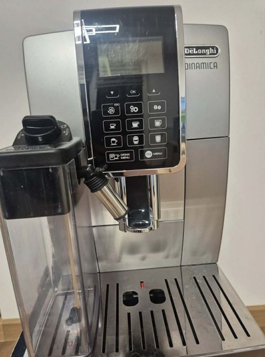 Ekspres De'Longhi Dinamica