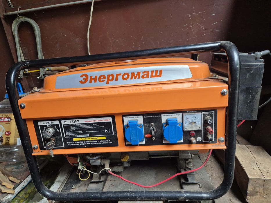 Бензиновий генератор