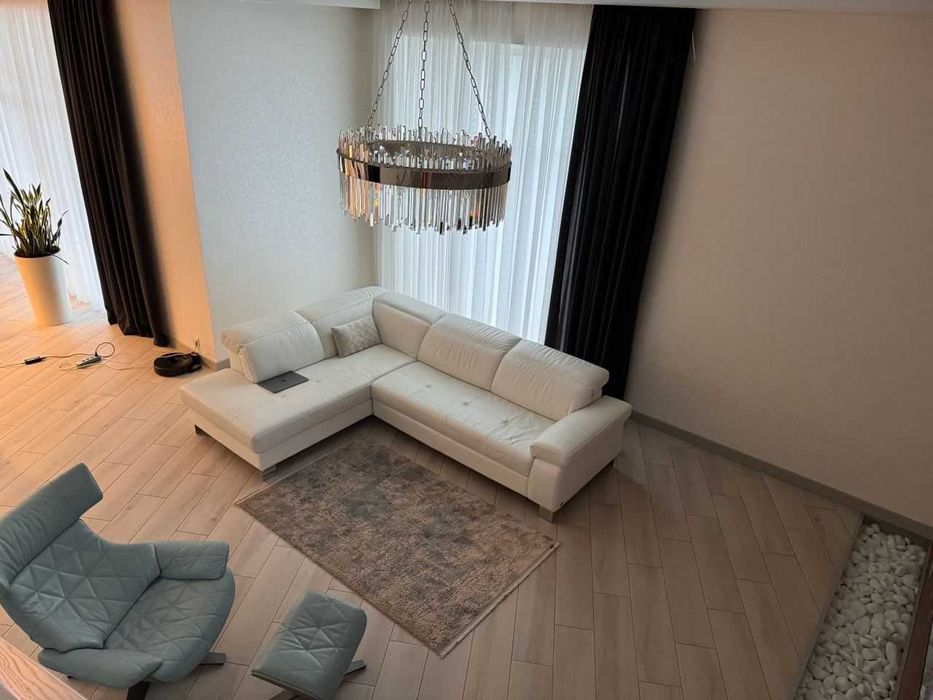 Шикарный дом с бассейном на Совиньоне