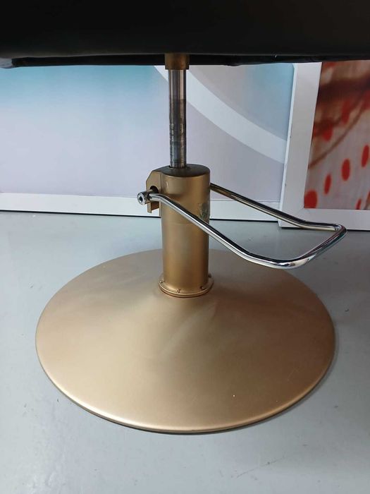 Cadeira Hidráulica Dourada