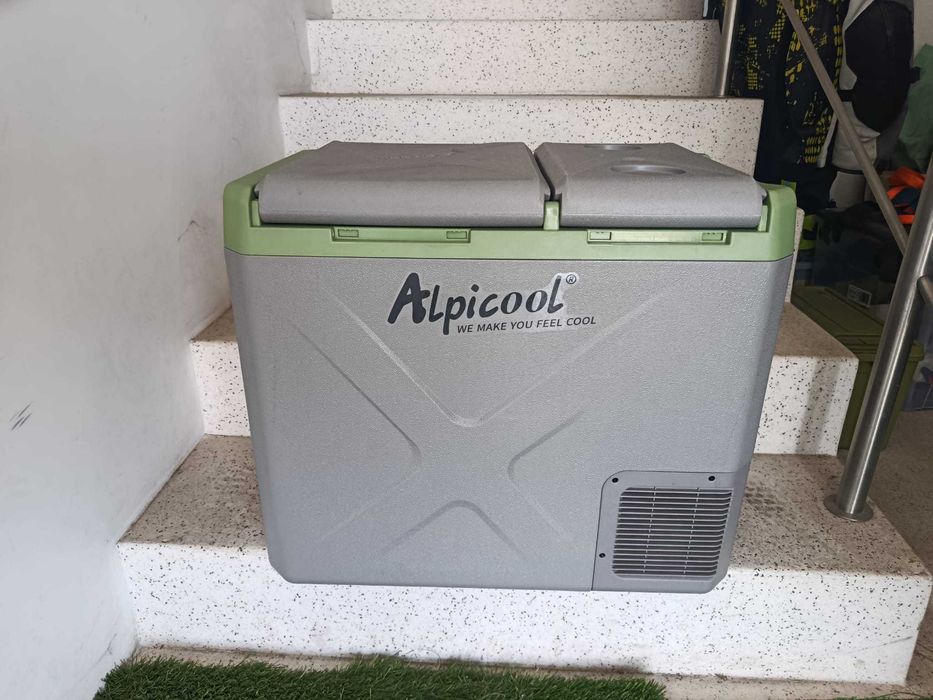Frigorífico/ Congelador  Portatil Alpicool XD55 38L Cabo com ficha para isqueiro e também para 220V (adequado para veículos) .