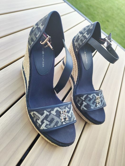 Sandały na koturnie Tommy Hilfiger