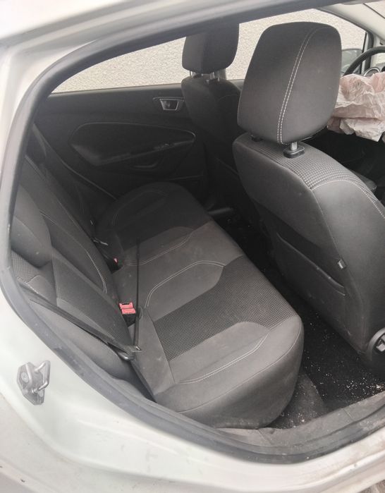 Vendo dois ford fiestas vI 1.5 tdci um de 2013 outro de 2015 acidentado salvado