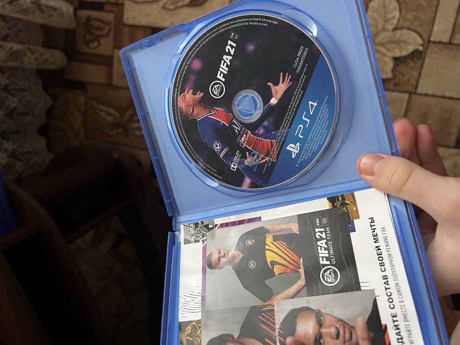 Игры для ps4 (days gone,fifa 21)