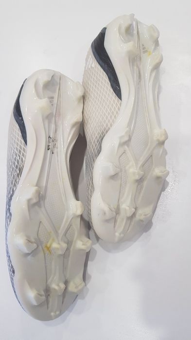 Vendo chuteiras Adidas em muito bom estado.