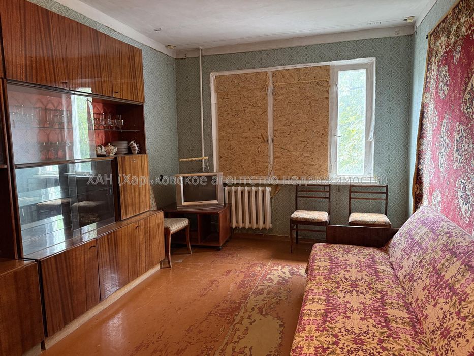 Продаю 3 к. квартиру без ремонта в 602 м/р Салтовское шоссе Е00