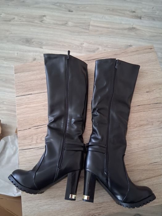 Kozaki damskie z wysoką cholewką 39 zimowe