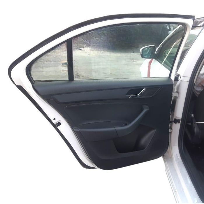 Porta Traseira Esquerda Skoda Rapid Nh