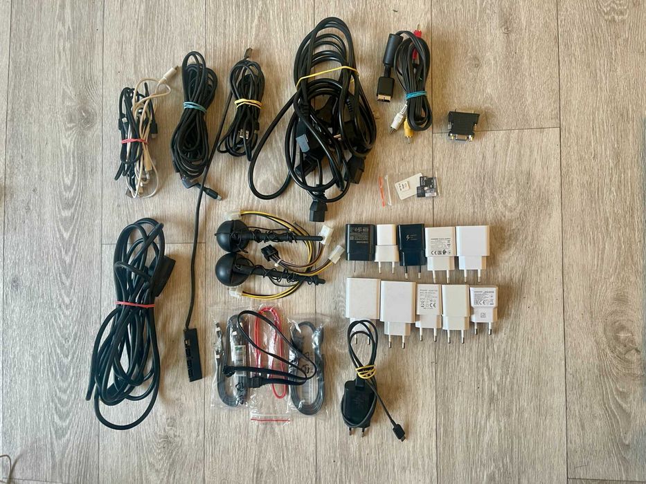 Лот електроніки для телефону та пк