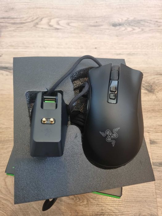 Razer DeathAdder V2 Pro + Razer Mouse Dock Chroma