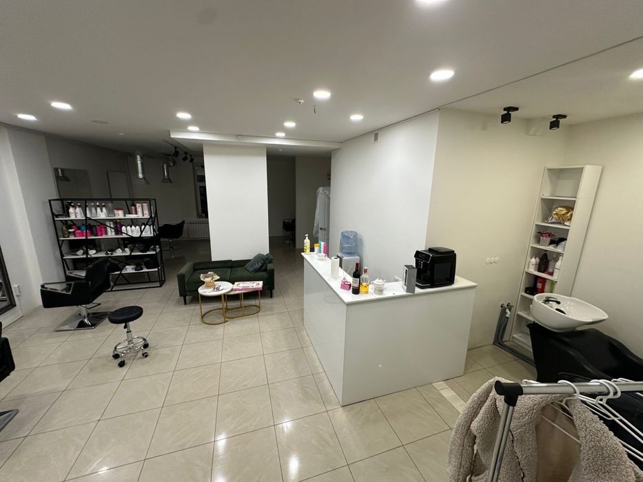 Оренда перукарського місця.