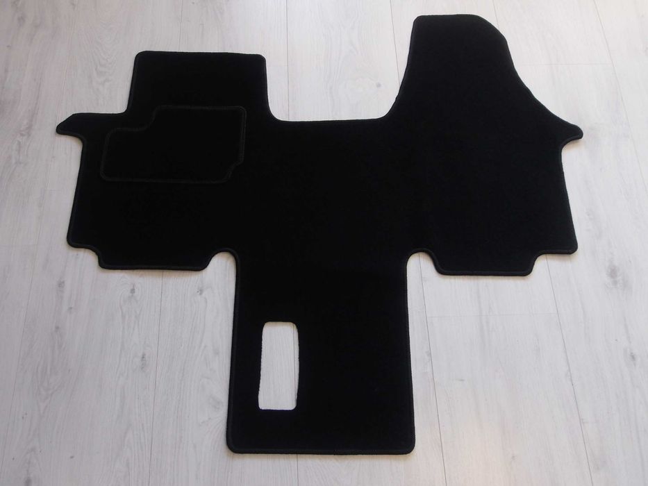 Dywaniki Welurowe OPEL VIVARO RENAULT TRAFIC NISSAN Primastar Osobowy