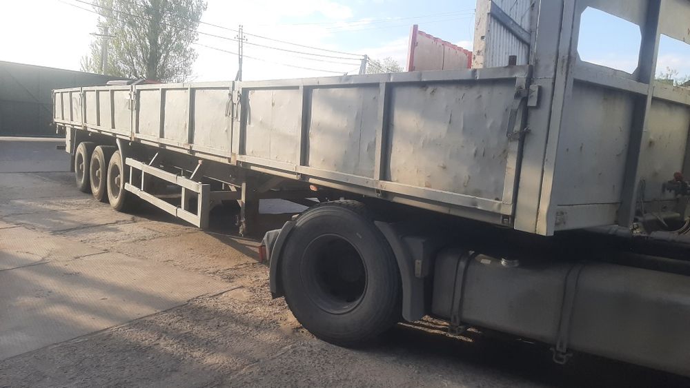 Напівпричеп бортовий
