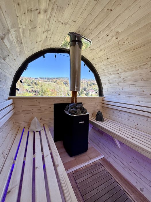 Saunowisko oferuje chaty z wlasnymi sanami, jacuzzi na wyłączność