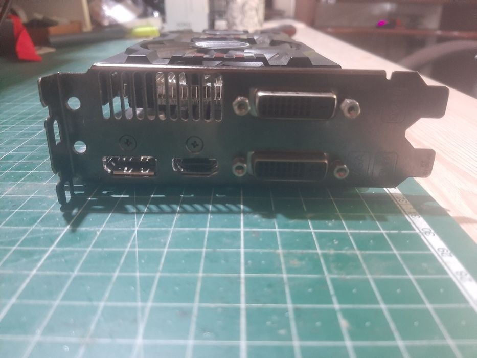 Срочно!!!Продам відеокарту ASUS Radeon R9 270X 2GB GDDR5