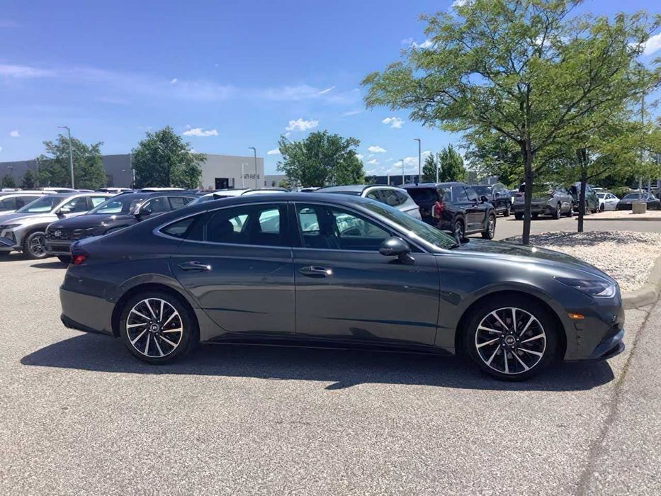 Hyundai Sonata Limited      2023