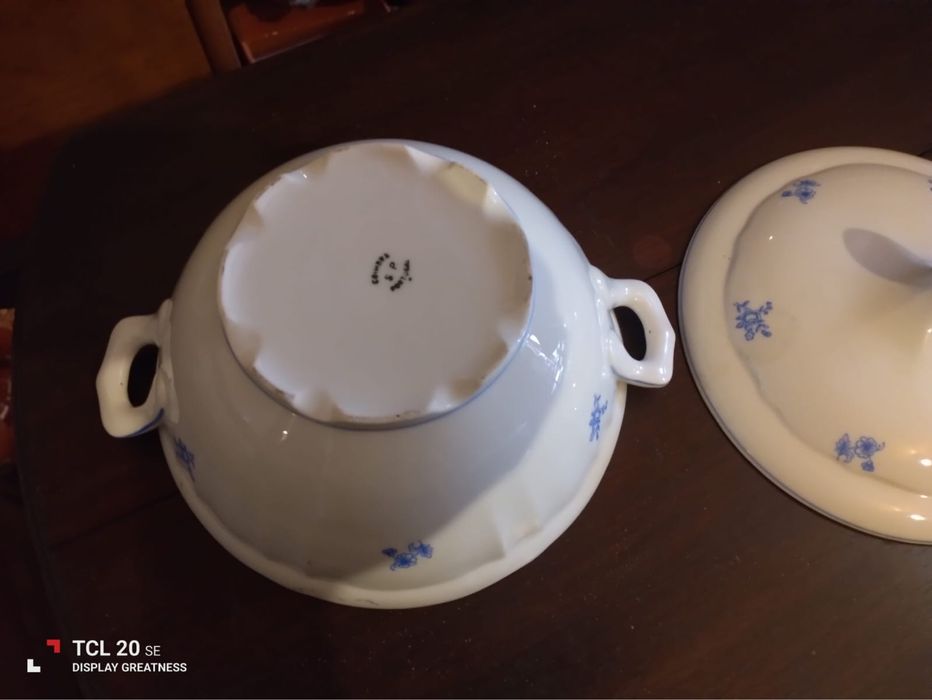 Terrina redonda da marca Coimbra