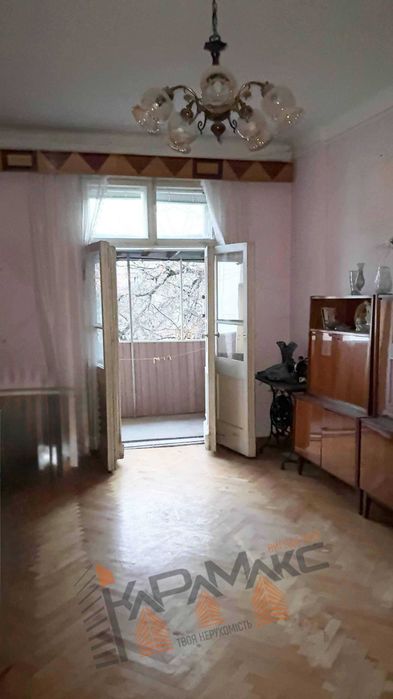 Продається простора 1-кімнатна квартира на вул. Героїв УПА