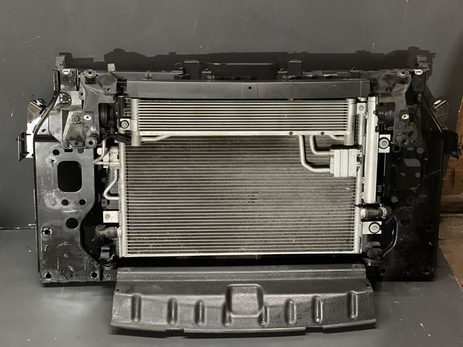 Установочная панель телевизор в сборе 2.0 jeep cherokee kl 2019 2022