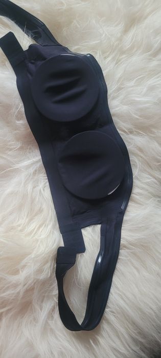 Biustonosz samonośny C