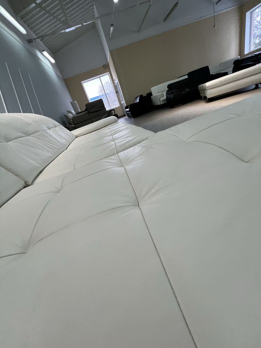 Диван розкладний пуфік з нішею  шкіряний білий кутовий