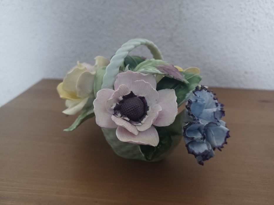 Cesto floral em porcelana Adderley (made in England)