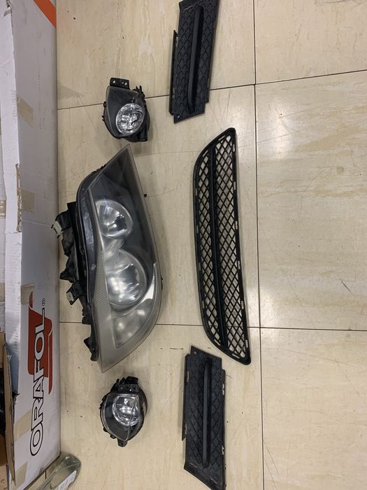 Farol e grelhas BMW 320  E91