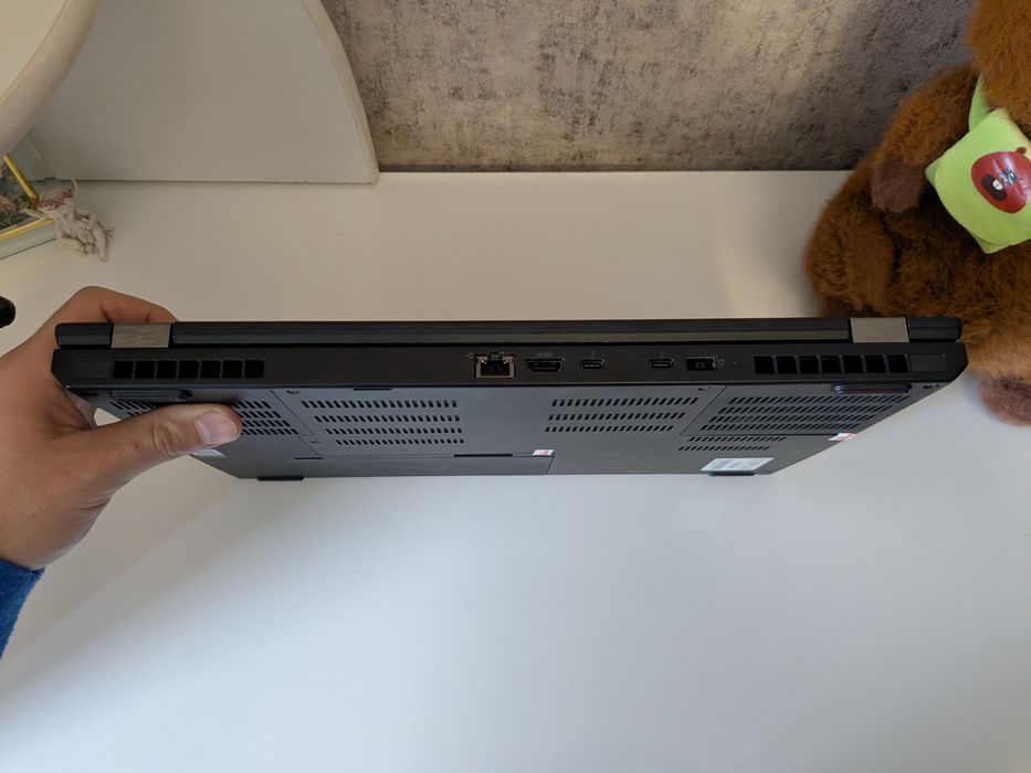 Продам ноутбук Lenovo ThinkPad p52