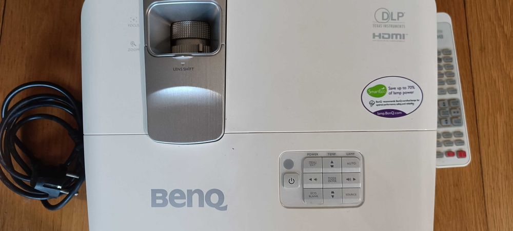 BenQ W1017 videoprojetor - Cinema / Desporto / Gaming em grande ecrã