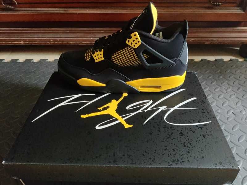 Jordan 4 Retro Thunder r.39