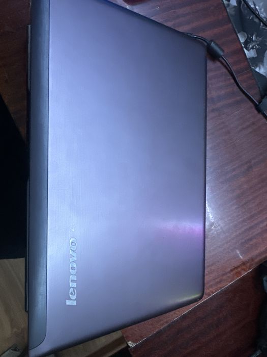 Laptop lenovo Z575