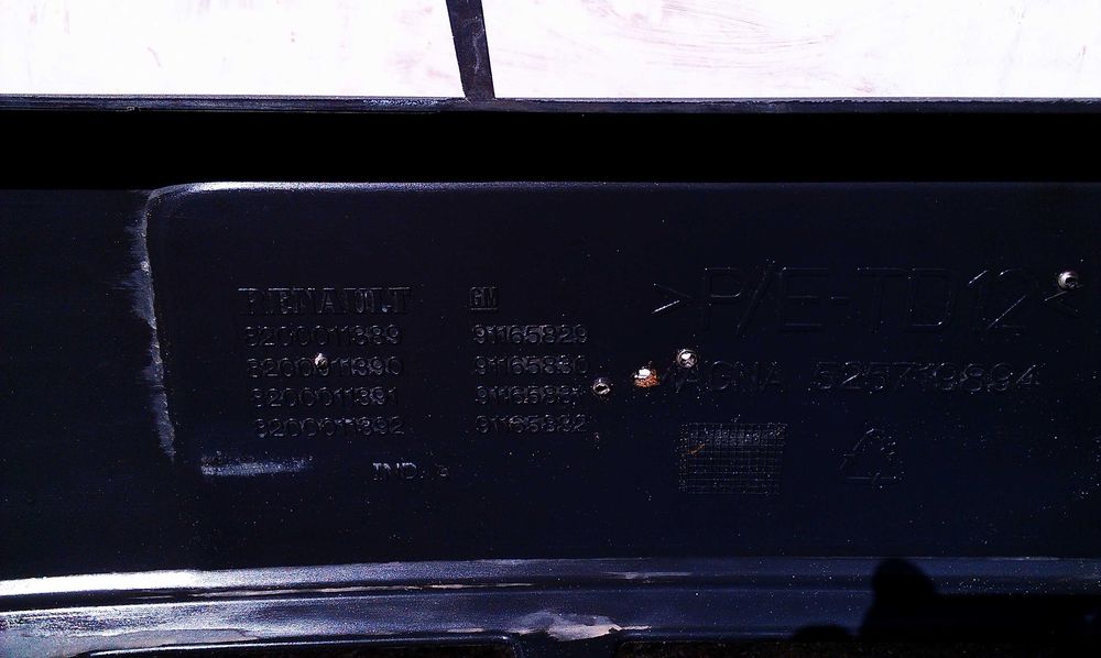 передній бампер Опель Віваро 2002-2014