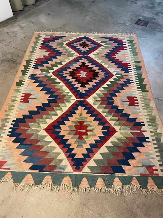 Tapete Kilim Multicolor Autêntico 190x260cm em excelente estado