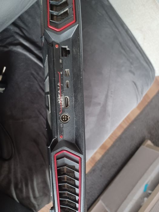 Laptop MSI Titan GT73VR 7RF