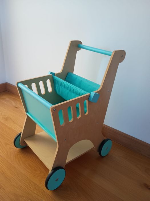 Estante e carro das compras para criança