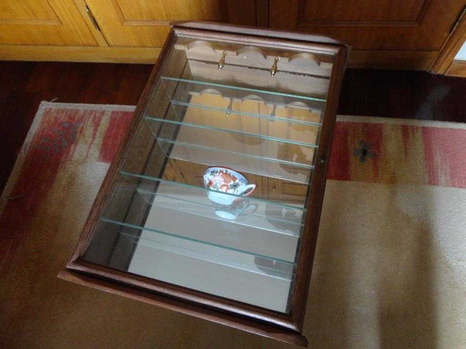 Vitrine para miniaturas