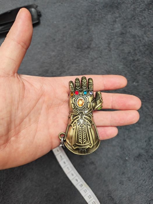 Breloczek brelok Avengers thanos