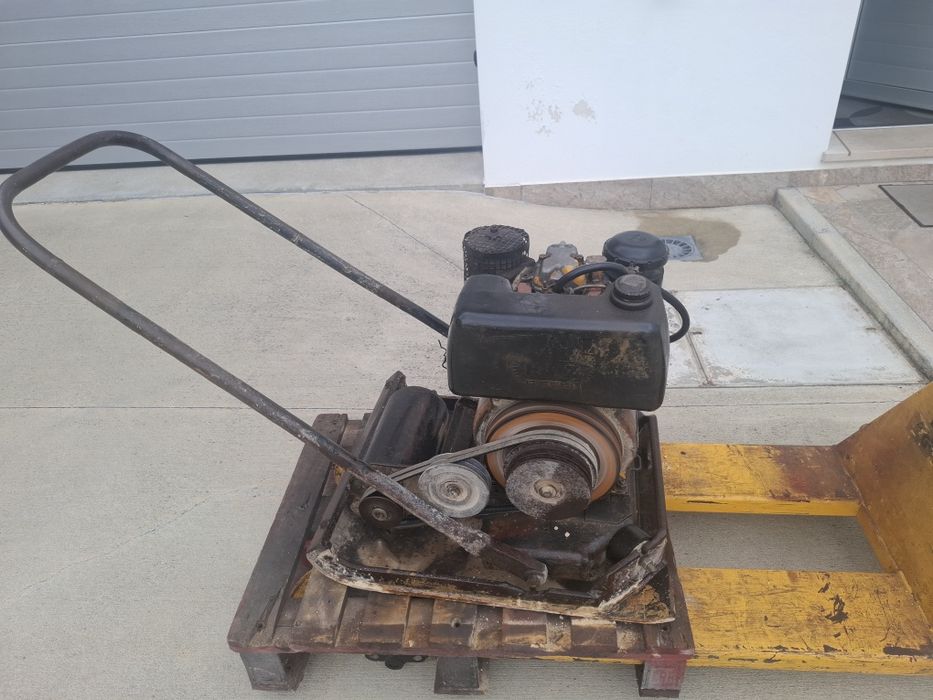 Pá compactadora a diesel