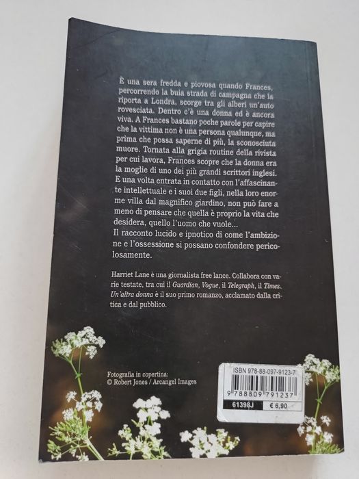 Książka po włosku. Un'altra donna. Harriet Lane.