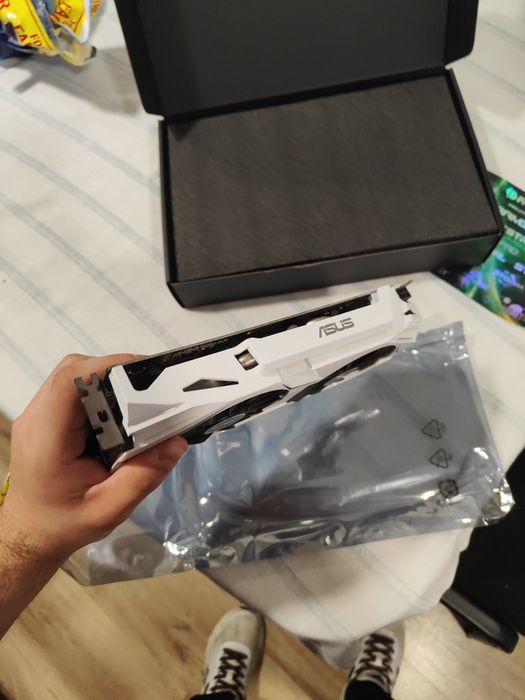 Placa Gráfica ASUS GTX 1060 6GB GDDR5