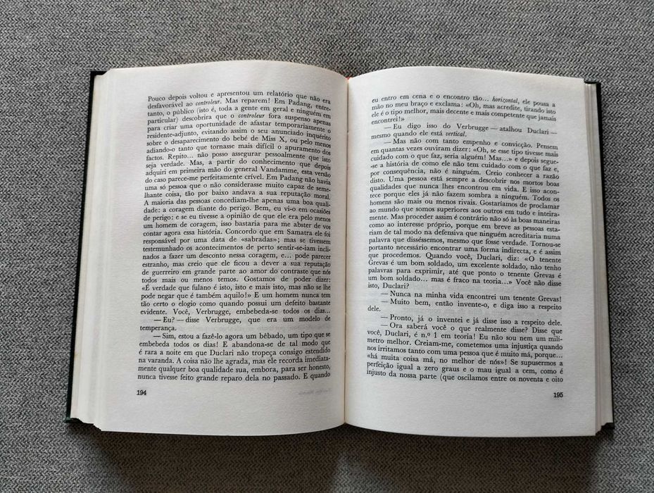 Livro "Max Havelar" de Multatuli