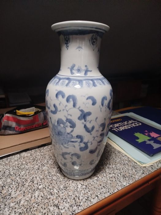 Peças em porcelana variada