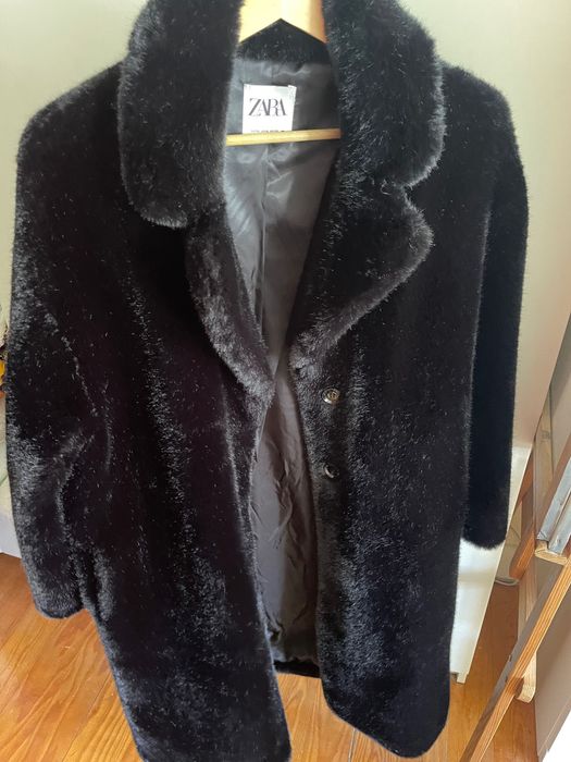 Sobretudo preto comprido com efeito pêlo sintético Zara_como novo