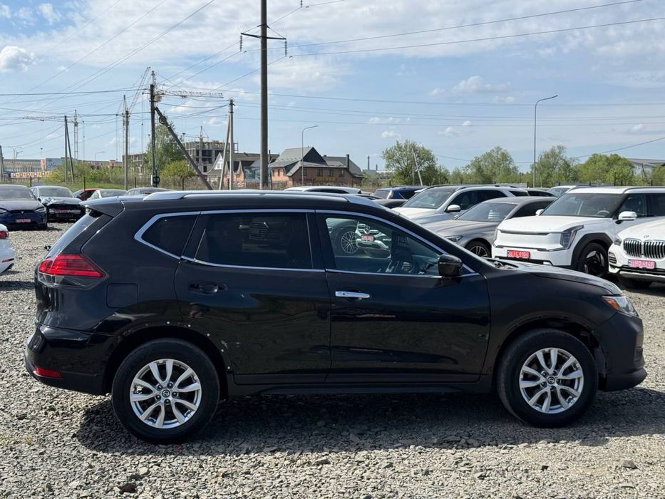 Nissan Rogue SV AWD 2017!