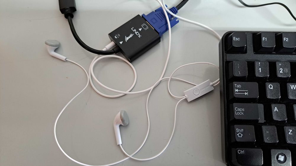 Pen Computer INSYS Quad Core - 2 Gb Ram 
     Windows 10 Home Oficial