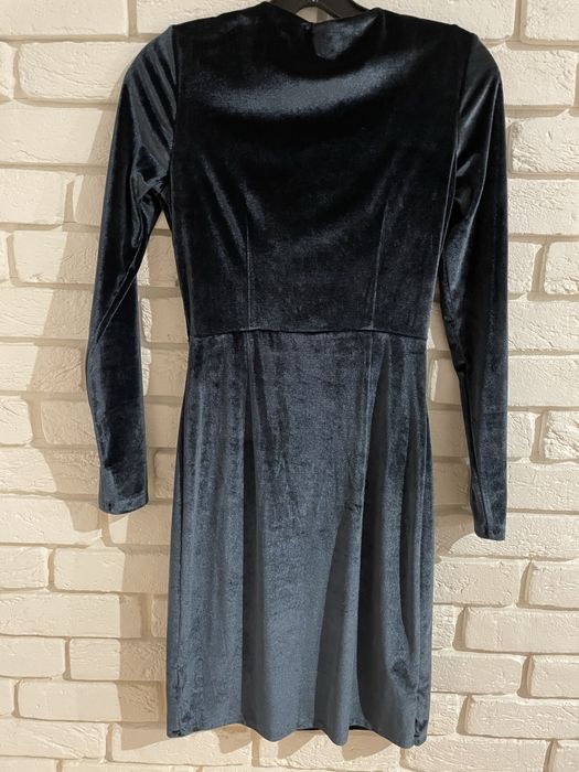 Sukienka Reserved welurowa kopertowa