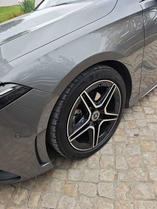 Mercedes-Benz - A200 Limousine - Linha AMG - 163cv